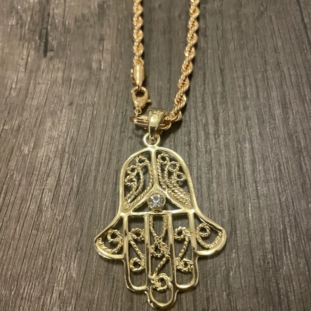 Hamsa gold necklace. - Picture 4 of 6